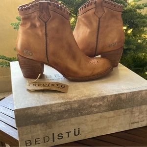Bedstu Cinthya Boots size 9